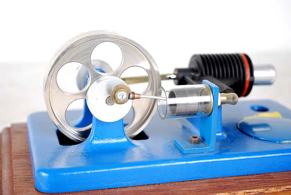 "Glassworks" hot air engine, glass cylinder, missing displacer