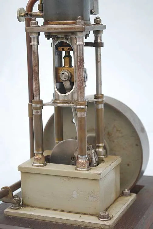Vertical scratch-built Greenly-type engine