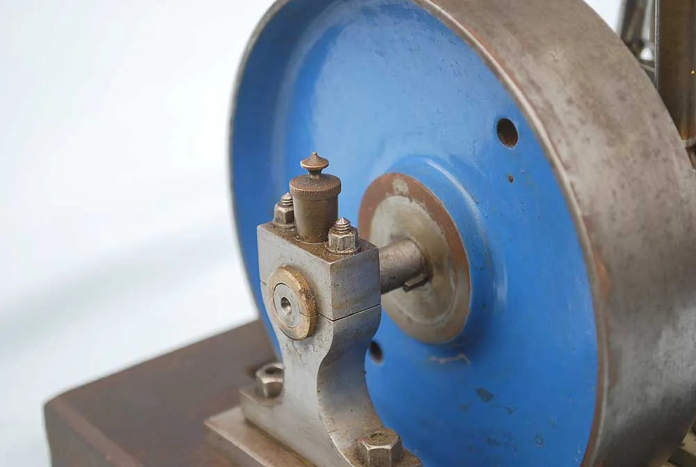 Vertical scratch-built Greenly-type engine