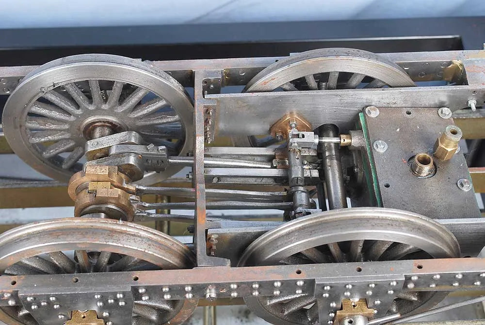 5 inch gauge part-built "Lion"