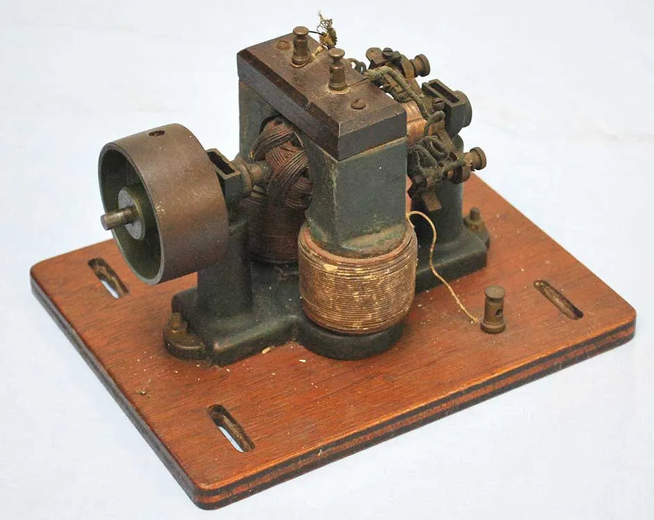 Old open frame model dynamo
