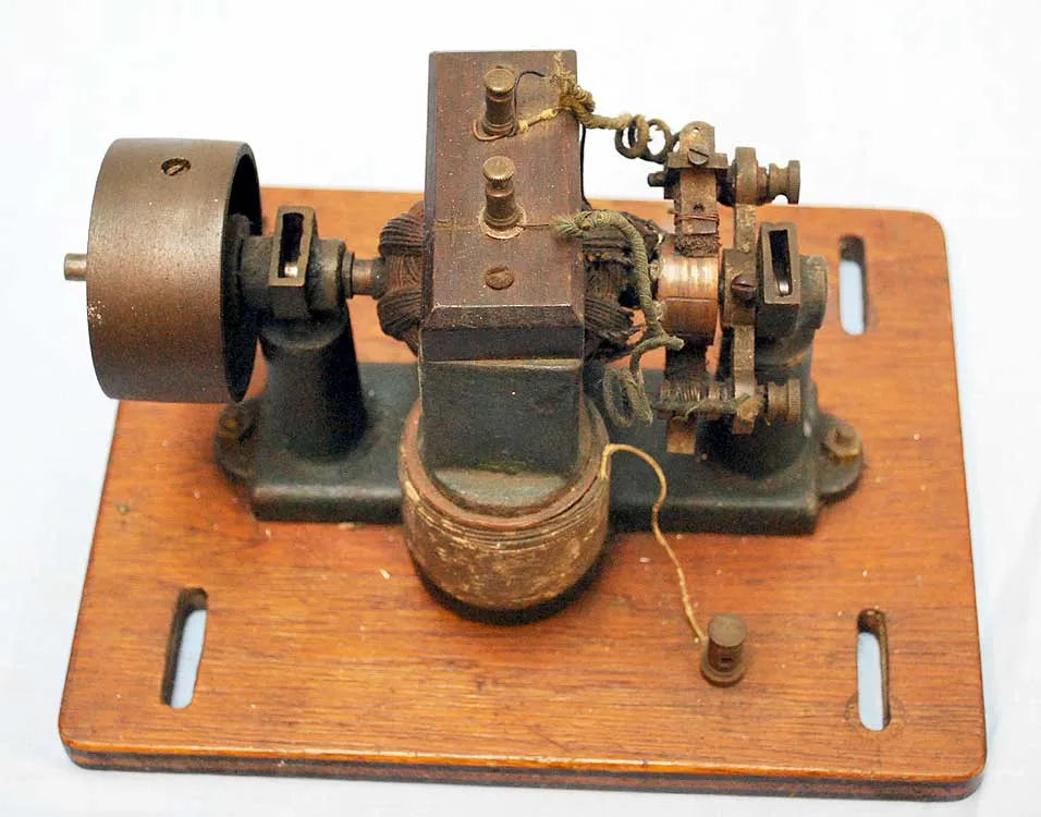 Old open frame model dynamo