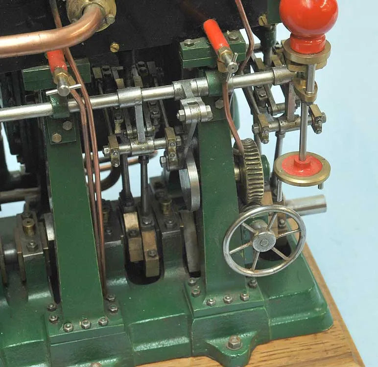Triple expansion engine