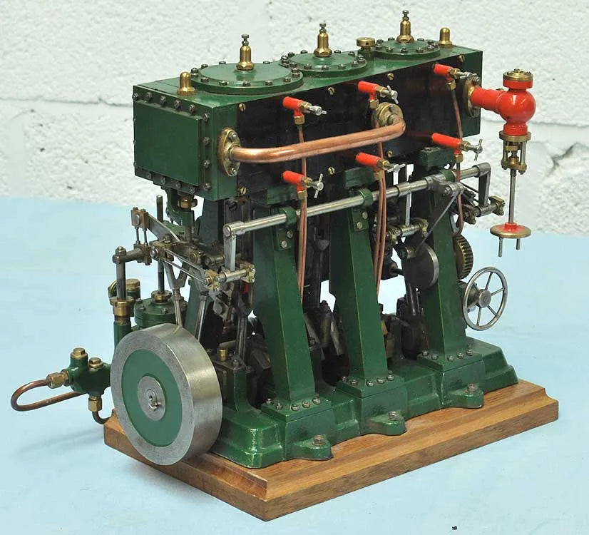 Triple expansion engine