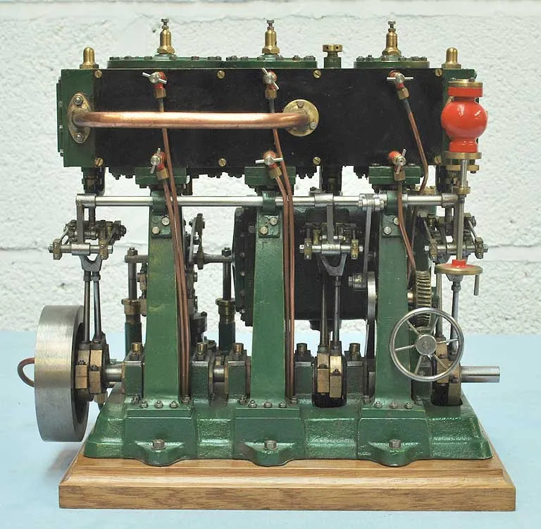 Triple expansion engine