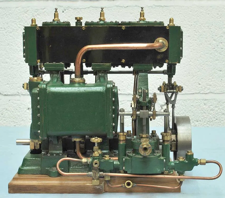Triple expansion engine