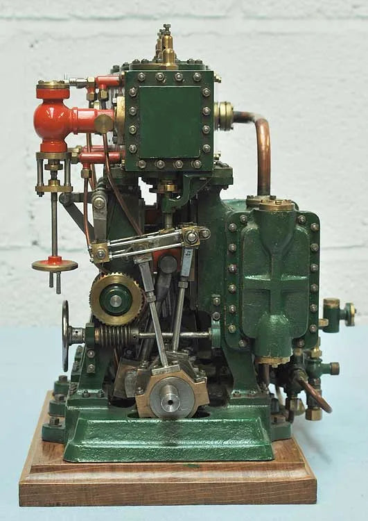 Triple expansion engine