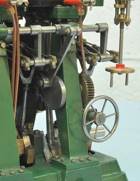 Triple expansion engine