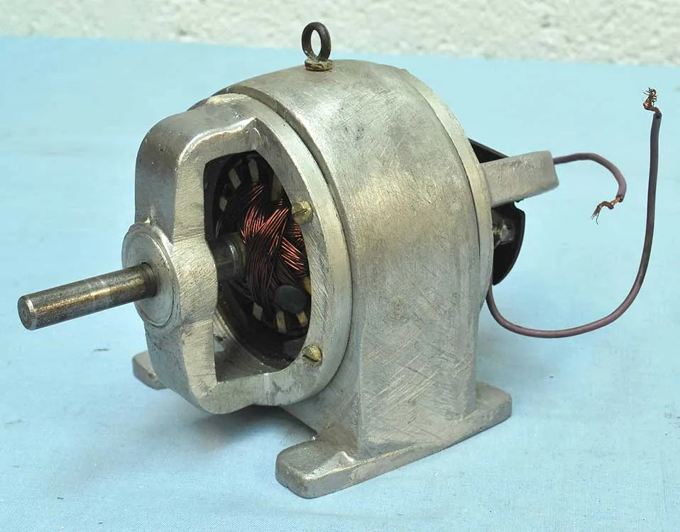 Model dynamo