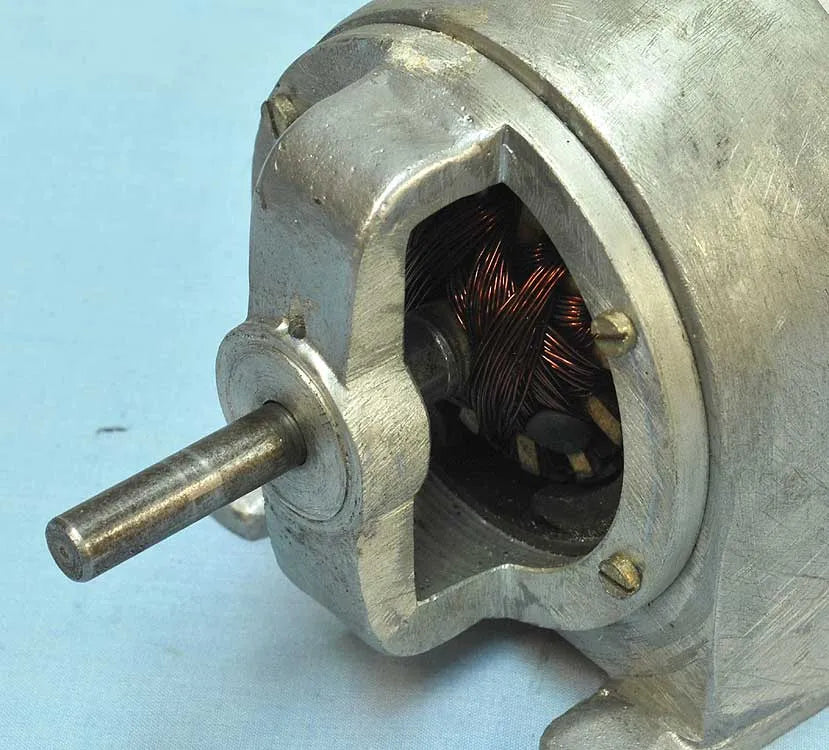 Model dynamo
