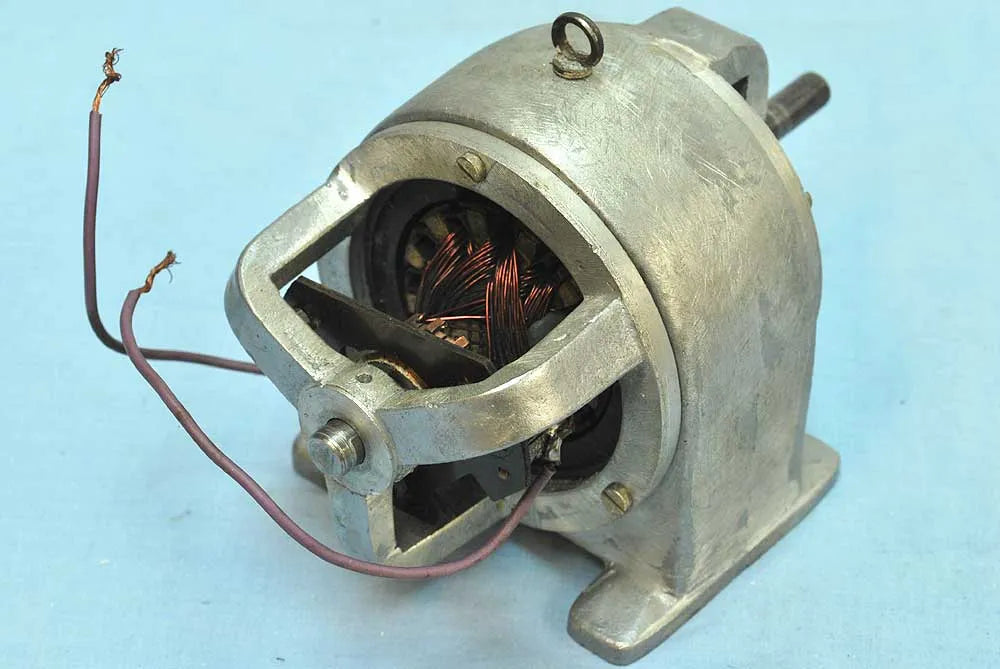 Model dynamo
