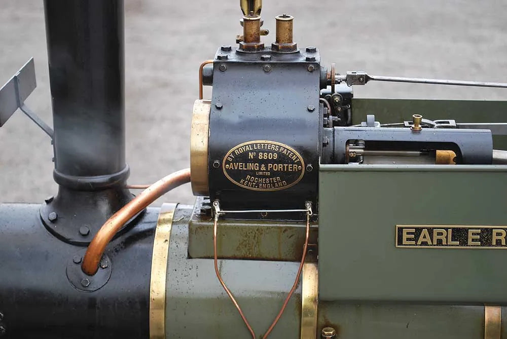 Maxitrak Aveling traction engine