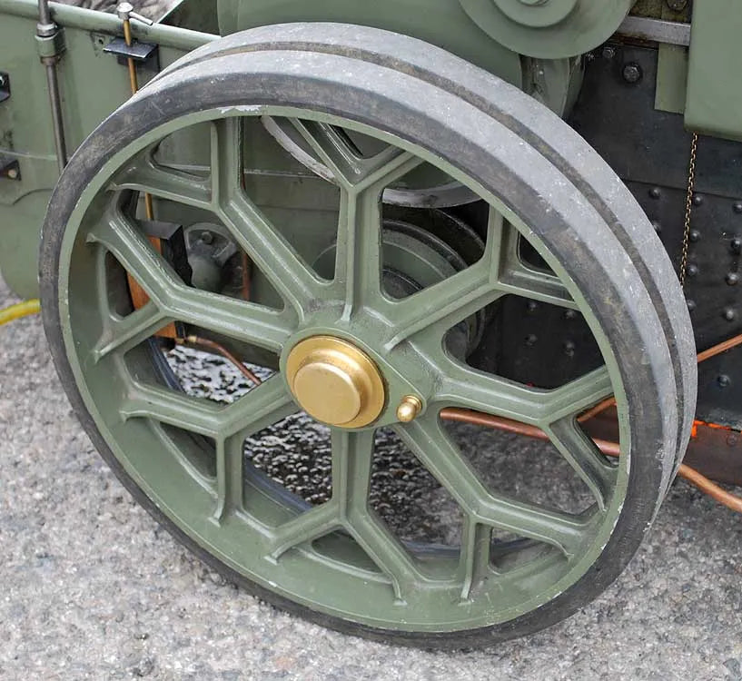 Maxitrak Aveling traction engine