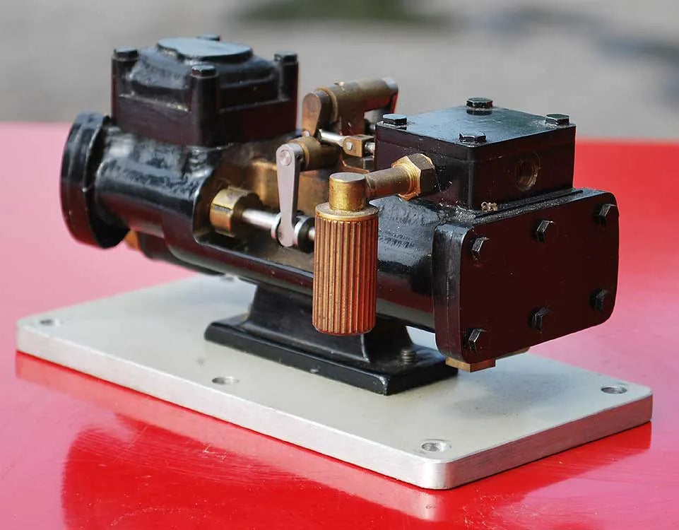 Horizontal steam pump