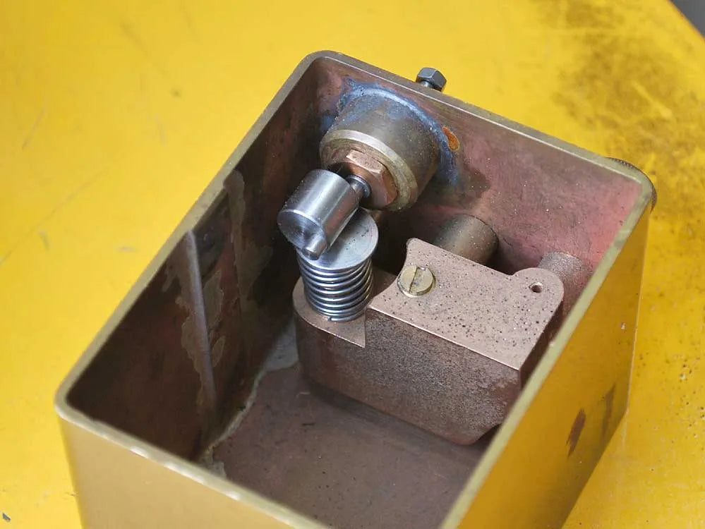 Greenly vertical engine with reversing gear