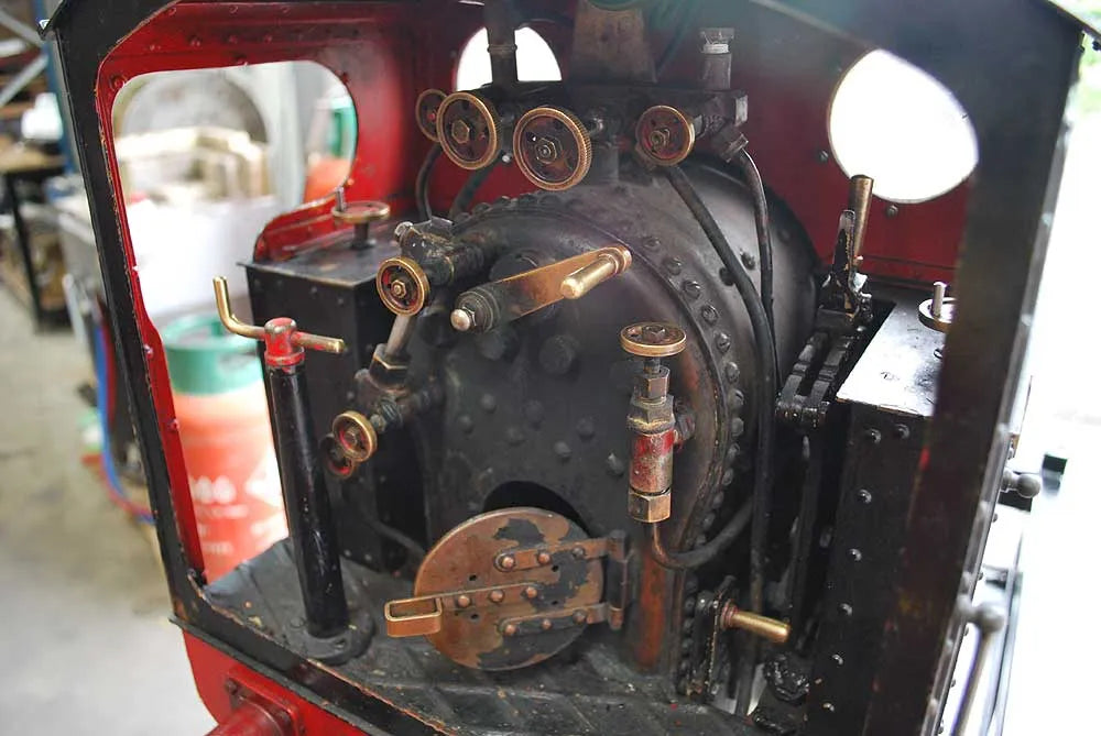 7 1/4 inch gauge "Hercules" with driving truck