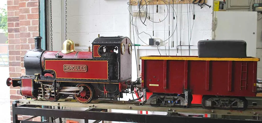 7 1/4 inch gauge "Hercules" with driving truck