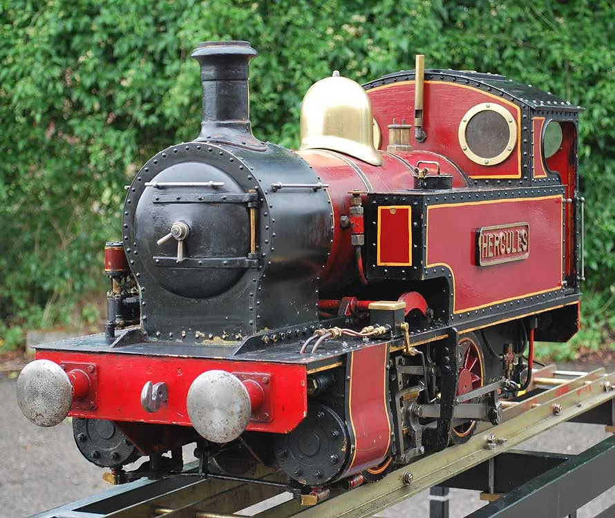 7 1/4 inch gauge "Hercules" with driving truck