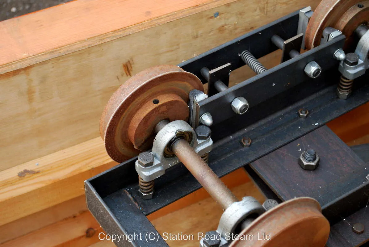 7 1/4 inch gauge bogie passenger wagon