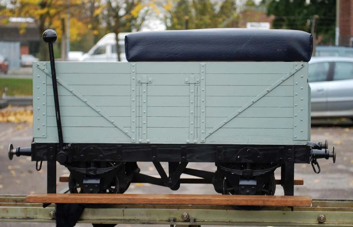 7 1/4 inch gauge five plank driving truck