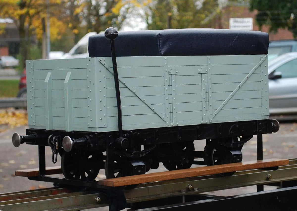 7 1/4 inch gauge five plank driving truck