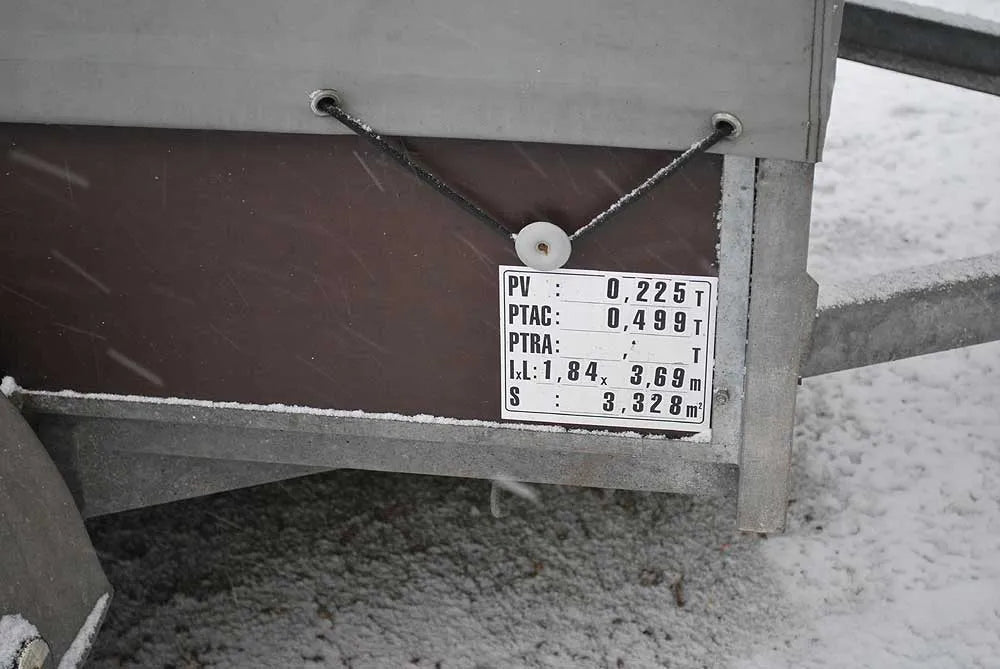 Four wheel trailer
