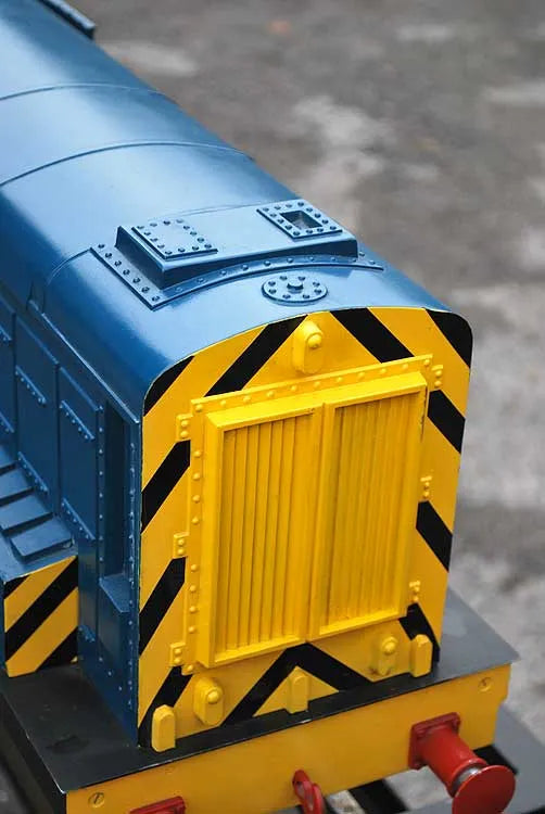 5 inch gauge Class 08 shunter
