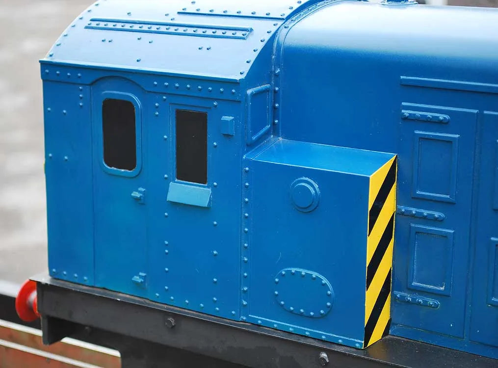 5 inch gauge Class 08 shunter