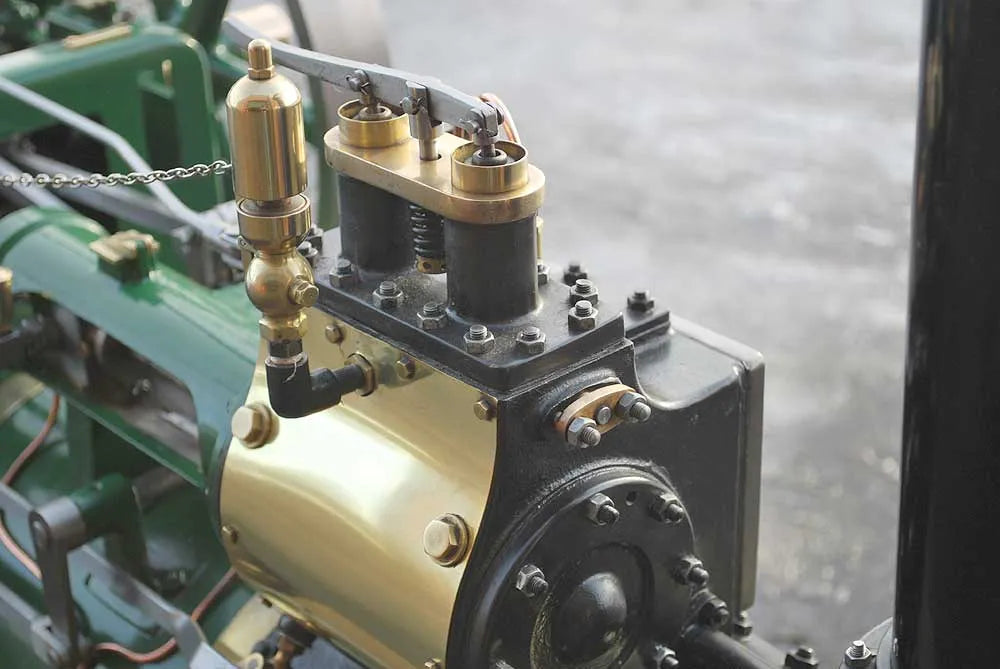 4 inch scale Garrett traction engine c/w trailers