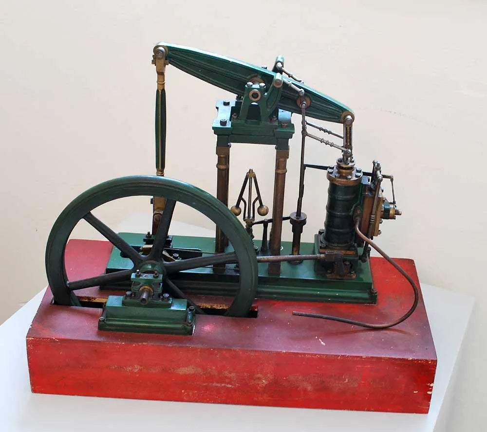 Four column beam engine