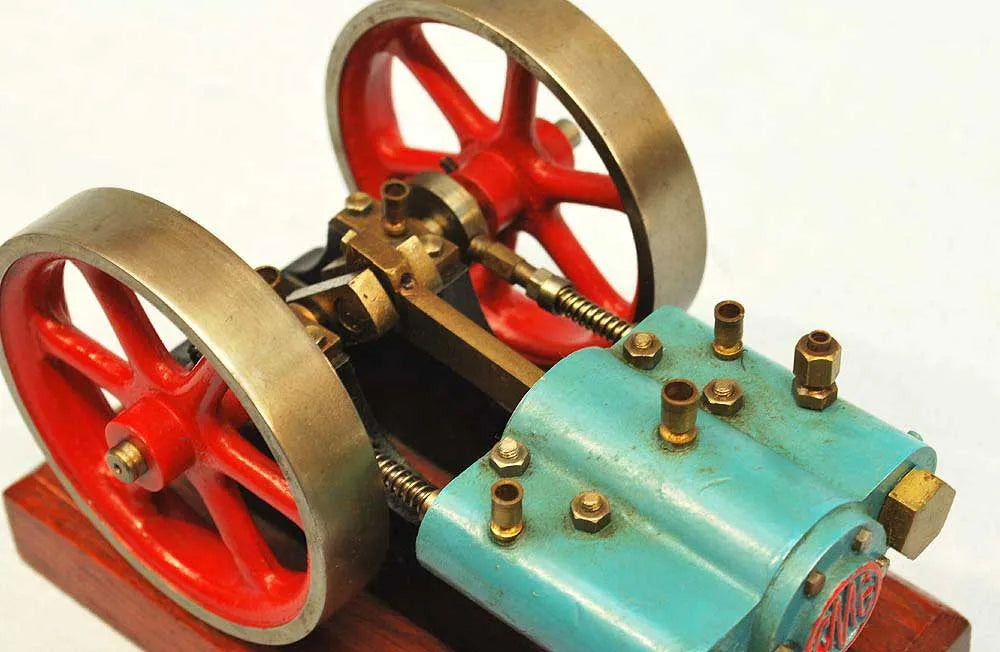 CMG horizontal cam-operated engine