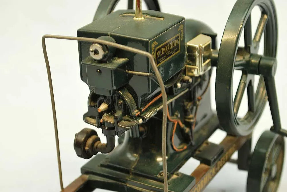 Display model John Deere open crank engine