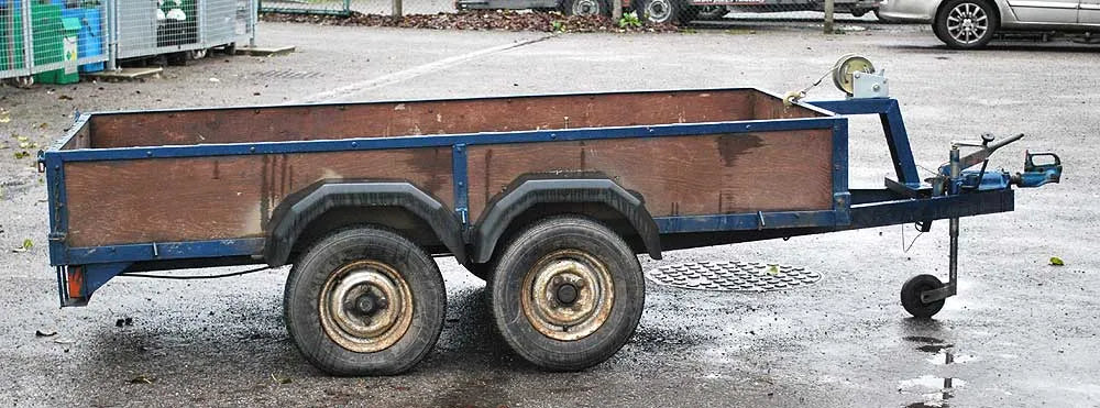 Four wheel trailer