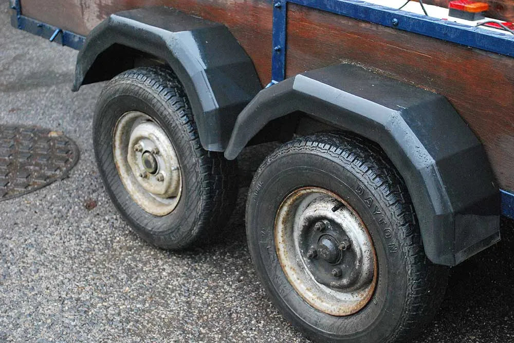 Four wheel trailer