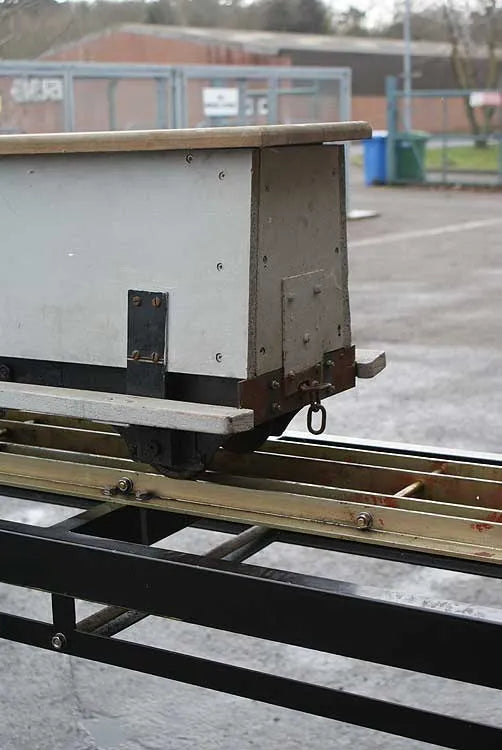 Four wheel ground level driving truck