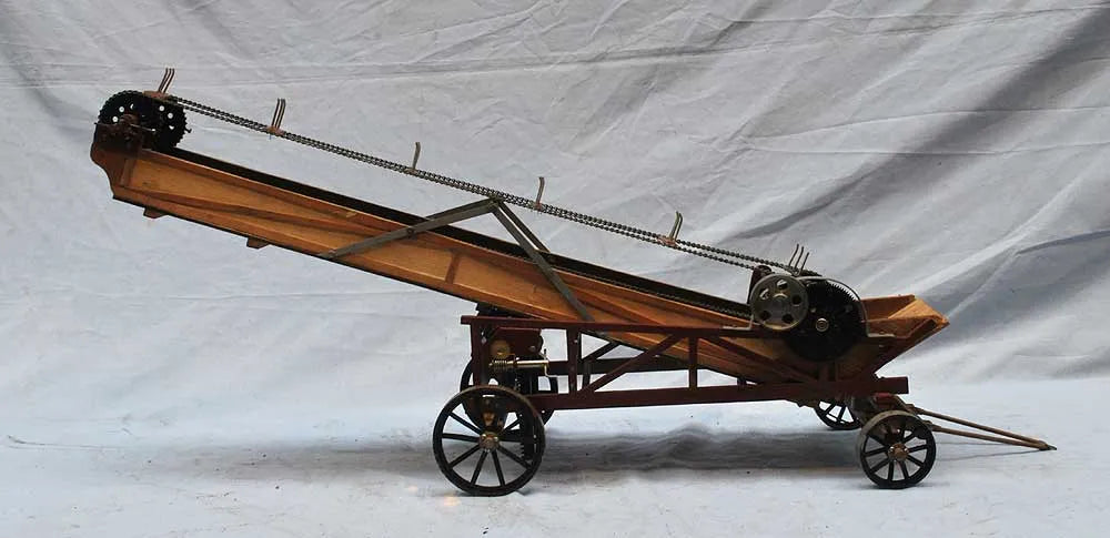 1 inch scale "Minnie" Traction engine with implements