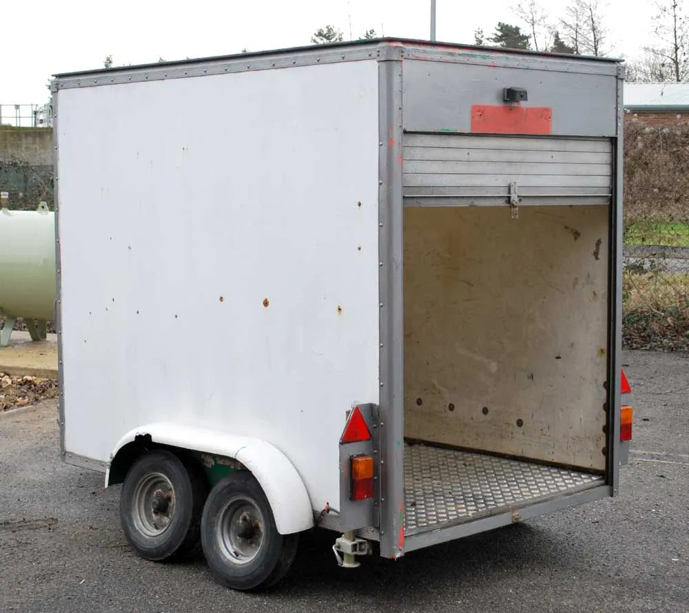 Four wheel box trailer
