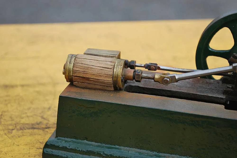 Small horizontal mill engine