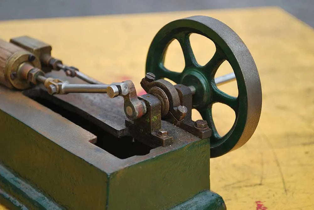 Small horizontal mill engine