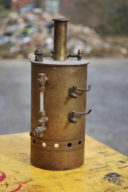 Small vertical single flue boiler