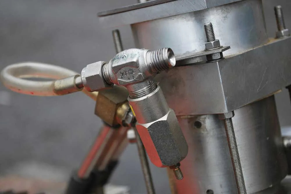 Large pressurised hot air engine