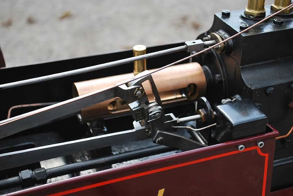 Maxitrak Aveling traction engine
