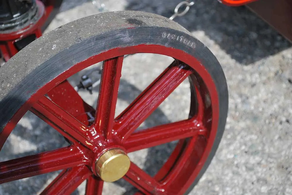 Maxitrak Aveling traction engine
