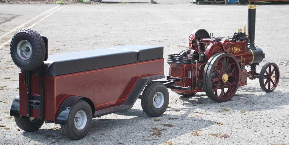 Maxitrak Aveling traction engine