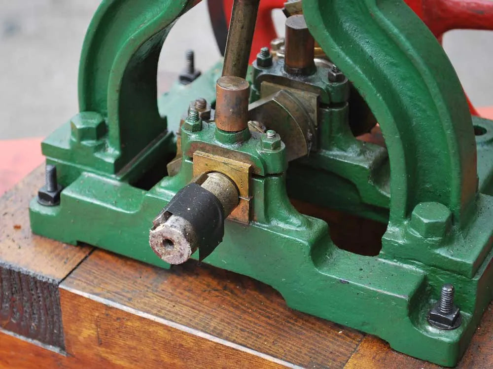 Victorian vertical engine with reversing gear