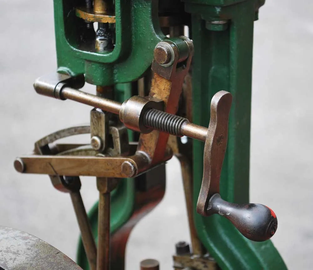 Victorian vertical engine with reversing gear
