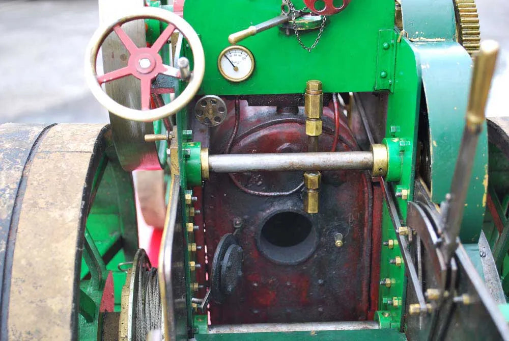 2 inch scale freelance twin cylinder traction engine
