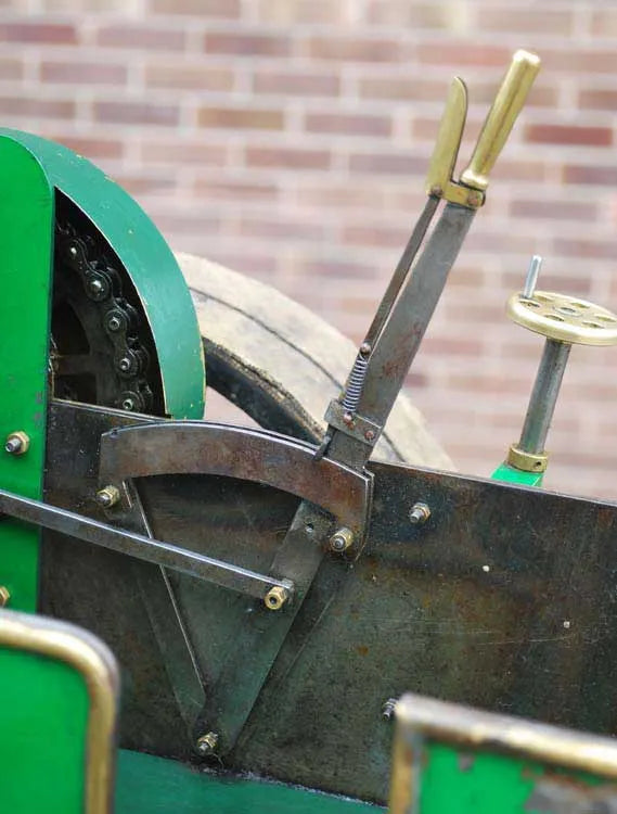 2 inch scale freelance twin cylinder traction engine