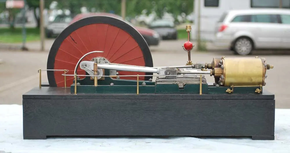 Piston valve scratchbuilt stationary engine