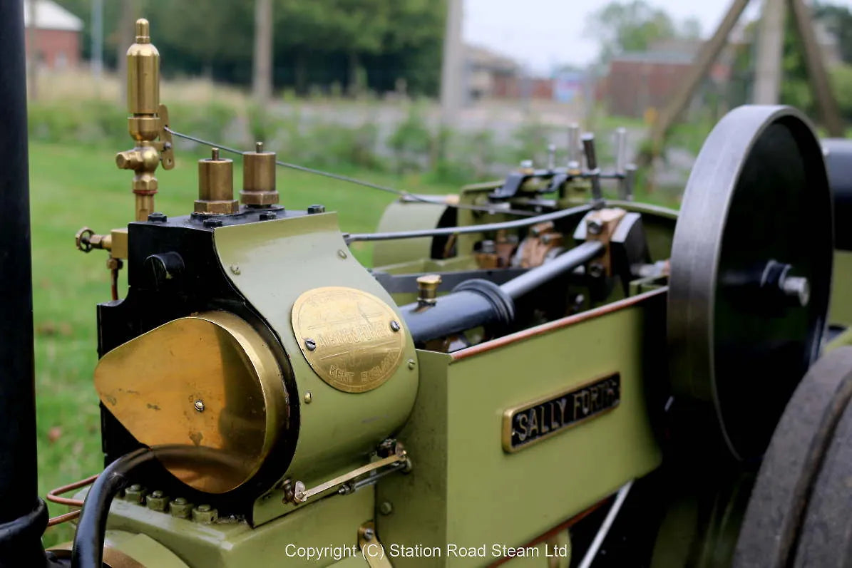 Maxitrak 3 inch scale Aveling traction engine